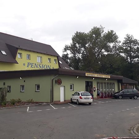 Готель Motorest-Pension U Hrachu,S.R.O. Клатови Екстер'єр фото